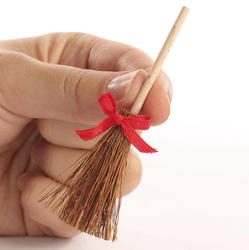 ribboned_miniature_straw_broom_medium (1)